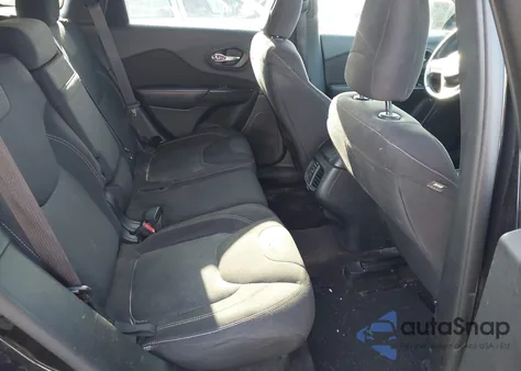 2016 Jeep Cherokee Latitude z USA, uszkodzony, nr VIN 1C4PJLCS7GW206935